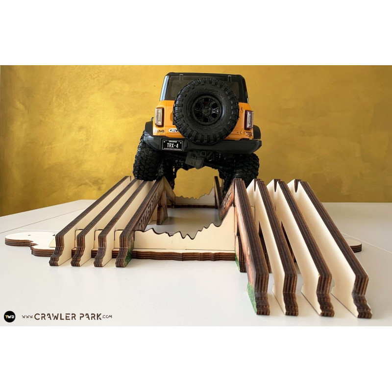 Axes Crossing obstacle RC Crawler park 1/10